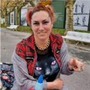 He trabajado con niños en ikastolas ,en comedores y en patios